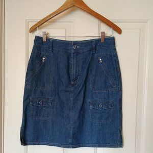 LIKE NEW Columbia lightweight denim cargo skirt--size 8